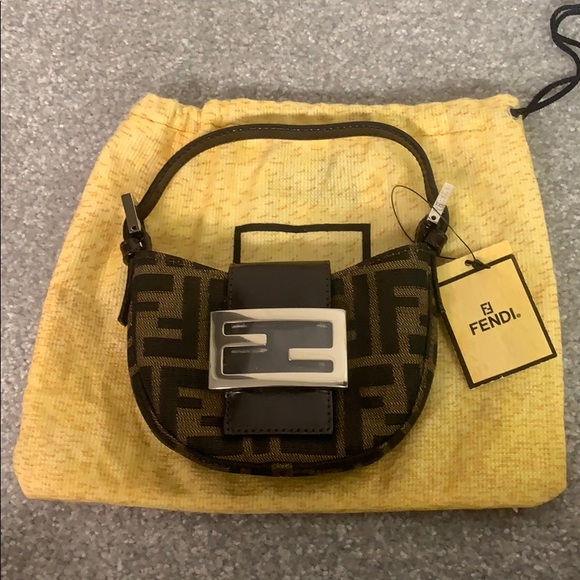 fendi mini pochette